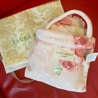 ローラアシュレイ(LAURA ASHLEY)のローラアシュレイ❣⃛ふわふわﾌﾘｰｽひざ掛け&同柄ポーチ(その他)