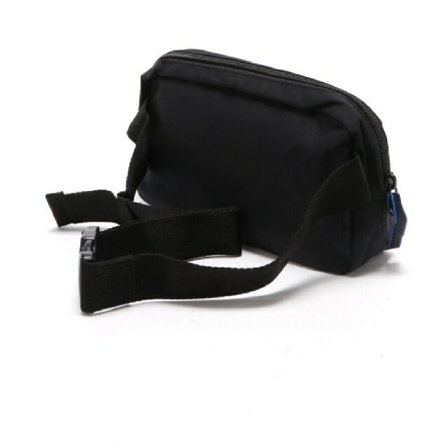 Reebok(リーボック)のリーボック　ミニバッグ　黒 メンズのバッグ(ウエストポーチ)の商品写真