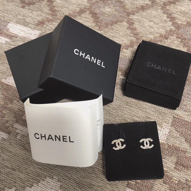 【本日削除】CHANEL ジルコニア ピアス シルバー ストーン 正規品 箱付