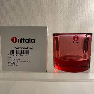 イッタラ(iittala)の【廃盤色】イッタラ kivi キャンドルホルダー　レッドガーネット(置物)