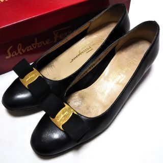 サルヴァトーレフェラガモ(Salvatore Ferragamo)のFerragamo ヴァラ レザー パンプス  7(ハイヒール/パンプス)