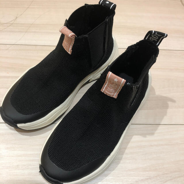 ZARA(ザラ)のZARAキッズ キッズ/ベビー/マタニティのキッズ靴/シューズ(15cm~)(スニーカー)の商品写真