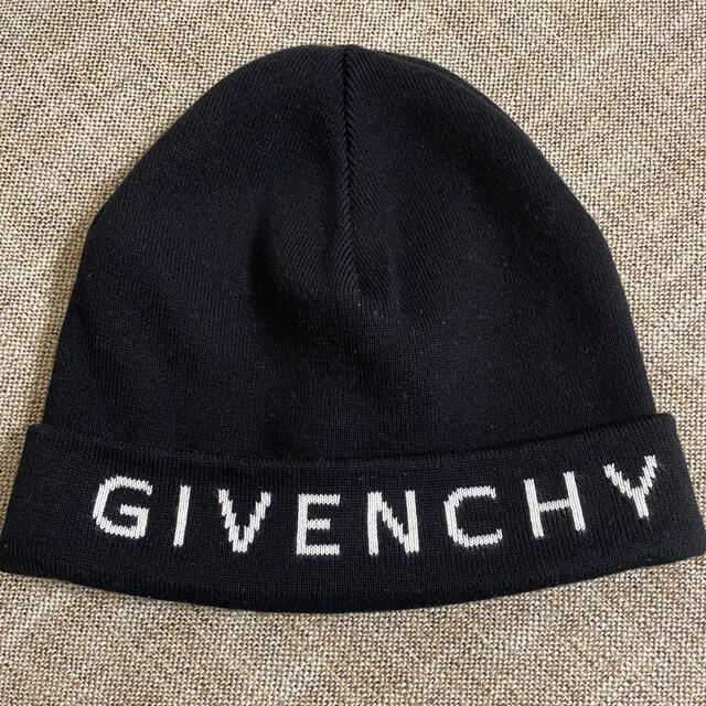 GIVENCHY（ジバンシー）　ロゴ　ニット帽