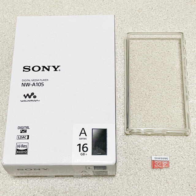 WALKMAN(ウォークマン)のウォークマン　NW-A105  SDカード&ウォークマンケース付き スマホ/家電/カメラのオーディオ機器(ポータブルプレーヤー)の商品写真