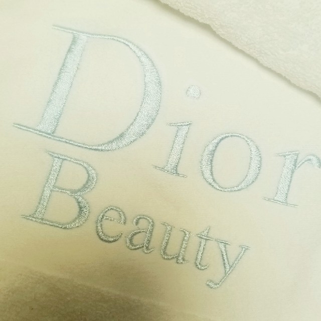 Dior(ディオール)の正規品非売限定品‼️激レア‼️ディオールDior Beauty★BIGバスタオル インテリア/住まい/日用品の日用品/生活雑貨/旅行(タオル/バス用品)の商品写真