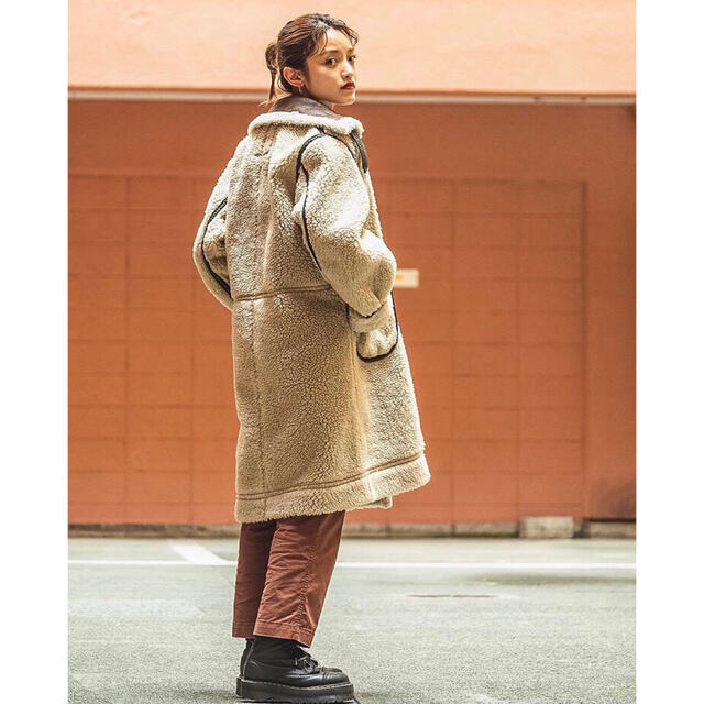 ALPHA INDUSTRIES(アルファインダストリーズ)のALPHA INDUSTRIES Women's LONG B-3  レディースのジャケット/アウター(ムートンコート)の商品写真