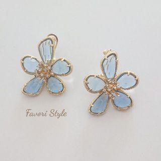 フォクシー(FOXEY)のクリアFlower ピアス  ブルー(ピアス)