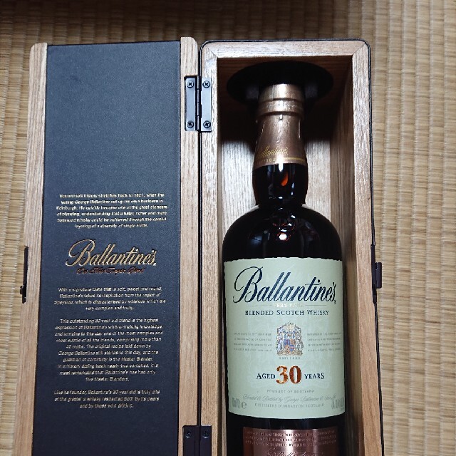 BALLANTYNE CASHMERE(バランタインカシミヤ)のバランタイン30年 箱のみ 食品/飲料/酒の酒(ウイスキー)の商品写真