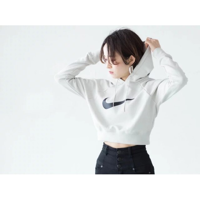 値下げ。定価8500円！NIKE レディースパーカー