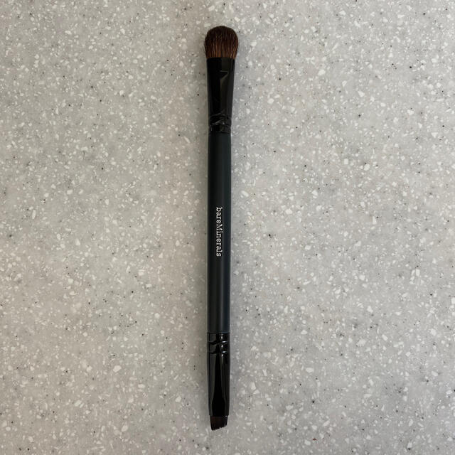 bareMinerals(ベアミネラル)のベアミネラル　アイシャドウブラシ コスメ/美容のメイク道具/ケアグッズ(ブラシ・チップ)の商品写真