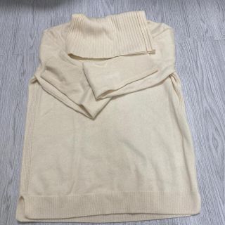 ユニクロ(UNIQLO)のカシミアセーター白(ニット/セーター)