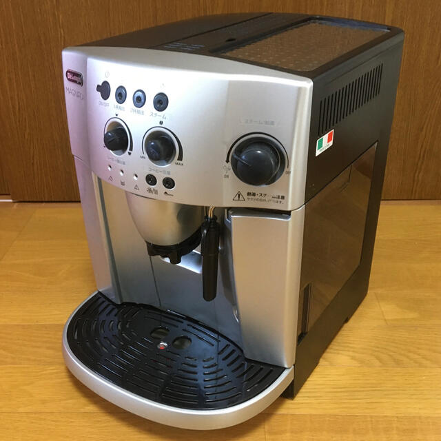 DeLonghi(デロンギ)のデロンギ　ESAM1200SJ エスプレッソ 全自動コーヒーマシン　ジャンク スマホ/家電/カメラの調理家電(エスプレッソマシン)の商品写真