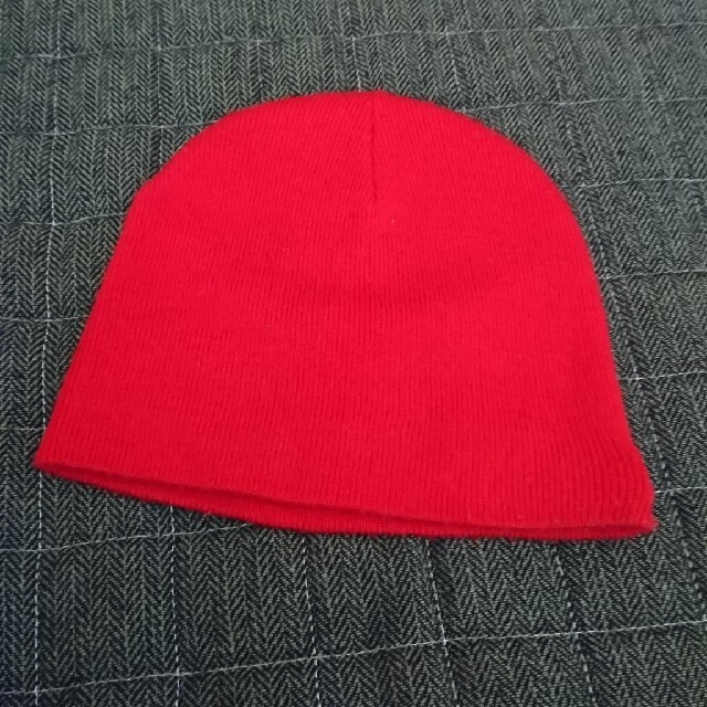 NEW ERA(ニューエラー)のNewera ニューエラ ニットキャップ 赤色 メンズの帽子(ニット帽/ビーニー)の商品写真
