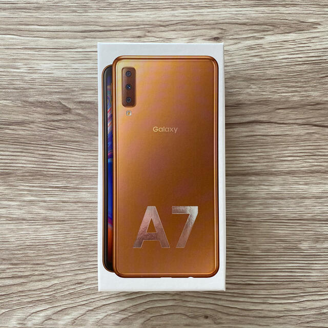 Galaxy A7 ゴールド 64 GB