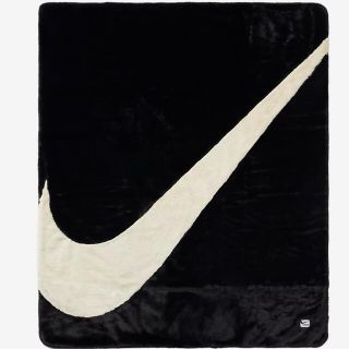 ナイキ(NIKE)のNIKE Plush Fake Fur Blanket ブランケット(毛布)