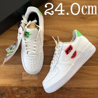 ナイキ(NIKE)の【新品】 24.0㎝ NIKE エアフォース1 '07 SE ホワイト グリーン(スニーカー)