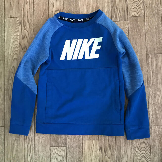 NIKE(ナイキ)のナイキ　トレーナー　110 キッズ/ベビー/マタニティのキッズ服男の子用(90cm~)(Tシャツ/カットソー)の商品写真