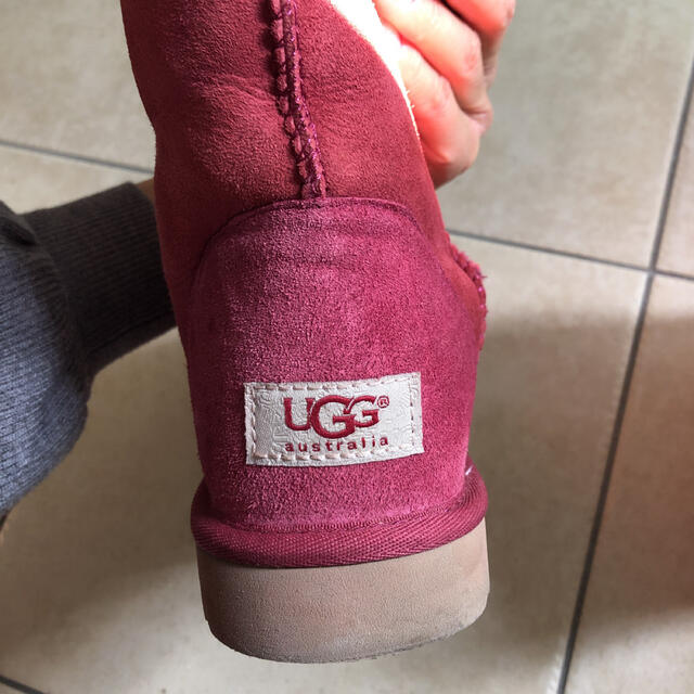 UGG(アグ)のアグUGGクラシックショート美品サングリア　ピンク25センチ レディースの靴/シューズ(ブーツ)の商品写真