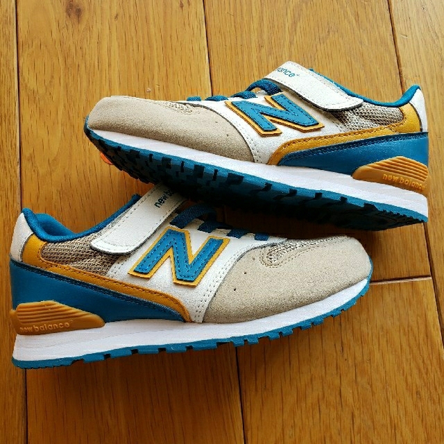 New Balance(ニューバランス)の新品　ニューバランススニーカー18.5 センチ キッズ/ベビー/マタニティのキッズ靴/シューズ(15cm~)(スニーカー)の商品写真