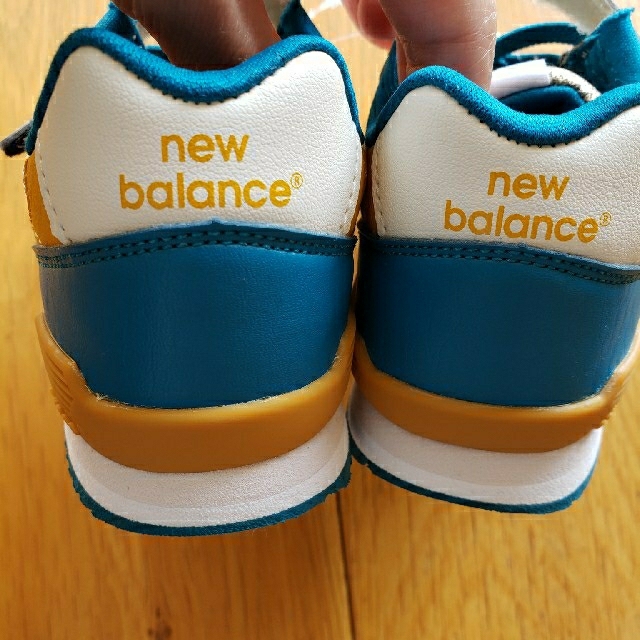 New Balance(ニューバランス)の新品　ニューバランススニーカー18.5 センチ キッズ/ベビー/マタニティのキッズ靴/シューズ(15cm~)(スニーカー)の商品写真