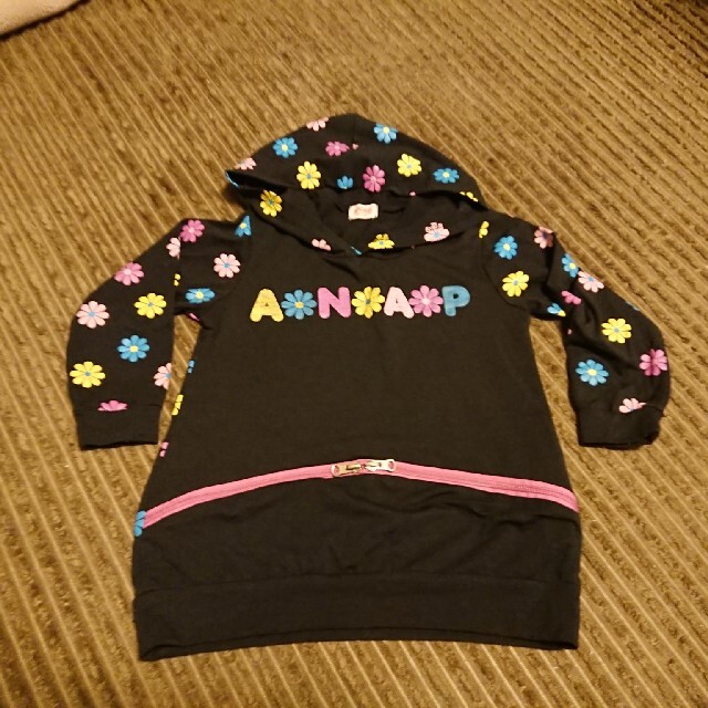 ANAP Kids(アナップキッズ)の雪ん子様専用 anapkids ロンT パーカー 120 キッズ/ベビー/マタニティのキッズ服女の子用(90cm~)(Tシャツ/カットソー)の商品写真