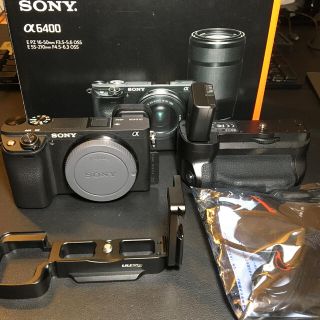 ソニー(SONY)のSONY a6400  本体のみ　備品セット(ミラーレス一眼)