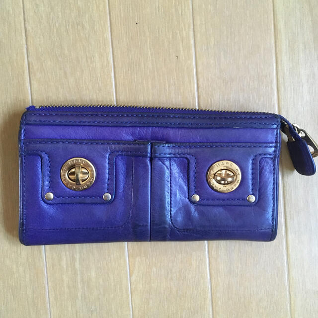 MARC BY MARC JACOBS(マークバイマークジェイコブス)のMARC BY MARC JACOBS紫の財布 レディースのファッション小物(財布)の商品写真