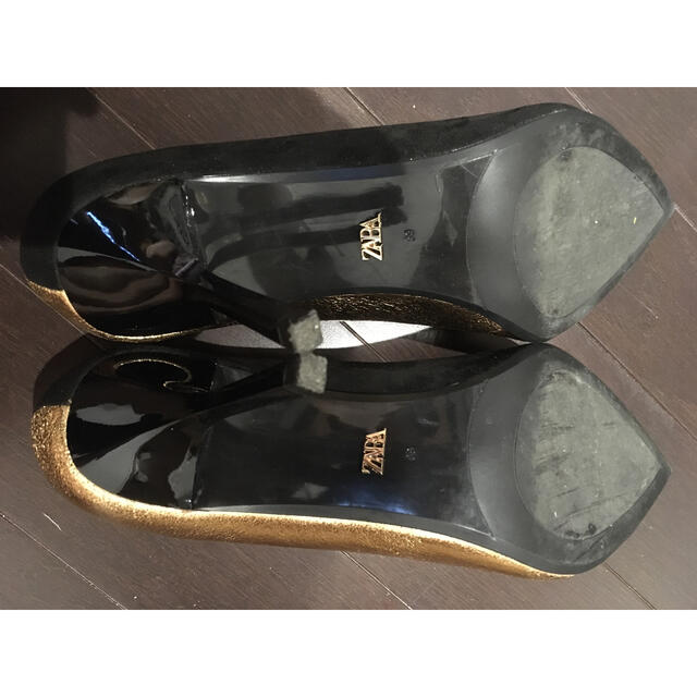 ZARA(ザラ)の専用ザラ　ZARA ゴールド　ピンヒール　パンプス レディースの靴/シューズ(ハイヒール/パンプス)の商品写真