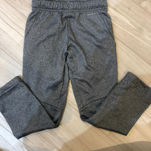 NIKE(ナイキ)のNIKE  裏起毛　xs  パンツ　美品 キッズ/ベビー/マタニティのキッズ服男の子用(90cm~)(パンツ/スパッツ)の商品写真