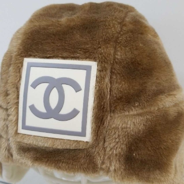 CHANEL(シャネル)の激レア！ 「CHANEL 」ココマーク⭐モコモコ帽子⭐正規品 レディースの帽子(ニット帽/ビーニー)の商品写真