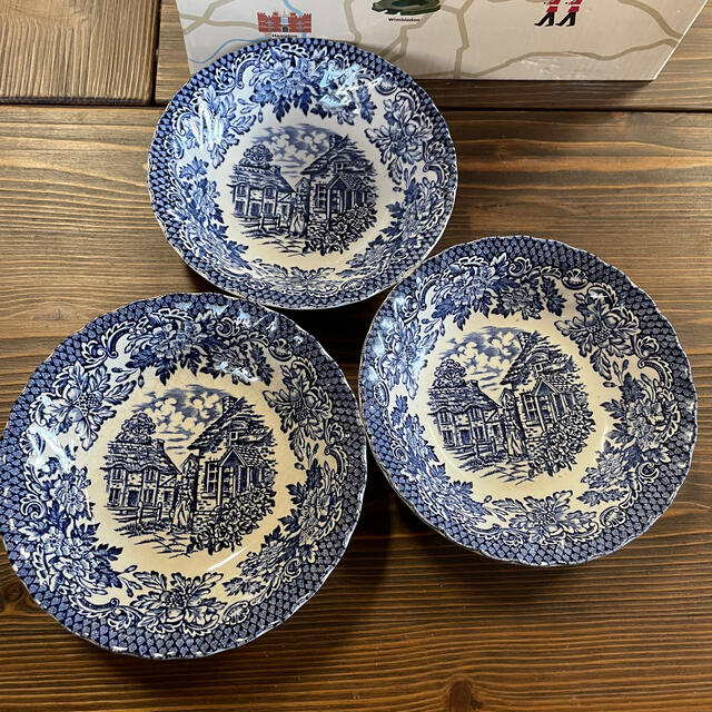 Noritake(ノリタケ)の【 MERRIE OLDE ENGLAND 】お皿5枚セット インテリア/住まい/日用品のキッチン/食器(食器)の商品写真