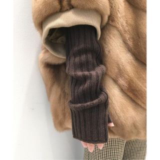 アパルトモンドゥーズィエムクラス(L'Appartement DEUXIEME CLASSE)の新品タグ付き！アパルトモン☆ブラウンのKnitグローブ(手袋)