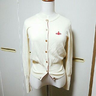 Vivienne Westwood(カーディガン ・ ホワイト/白色系)のフリマ Vivienne Westwood(カーディガン ・ ホワイト/白色系)のフリマ