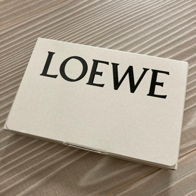 LOEWE(ロエベ)のLOEWE 香水サンプル　＋　ステッカー コスメ/美容の香水(ユニセックス)の商品写真