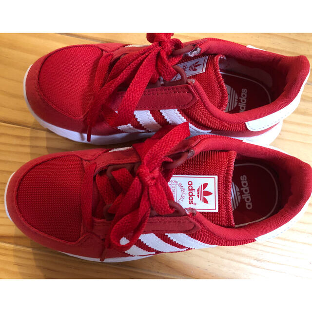 adidas(アディダス)のadidas スニーカー　17.5cm キッズ/ベビー/マタニティのキッズ靴/シューズ(15cm~)(スニーカー)の商品写真