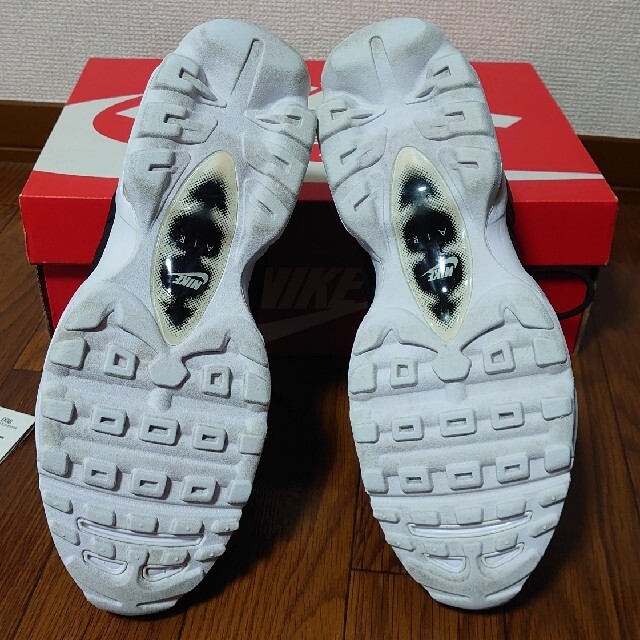 NIKE(ナイキ)のナイキ エアマックス 95 ウルトラ エッセンシャル 25.5cm 黒 メンズの靴/シューズ(スニーカー)の商品写真