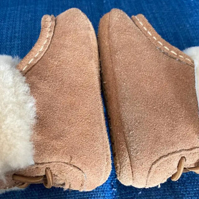 UGG(アグ)のアグ　ベビーブーツ キッズ/ベビー/マタニティのベビー靴/シューズ(~14cm)(ブーツ)の商品写真