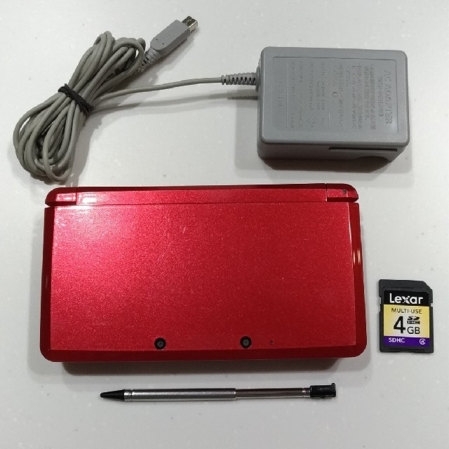 ニンテンドー3DS(ニンテンドー3DS)のニンテンドー3DS本体 メタリックレッド エンタメ/ホビーのゲームソフト/ゲーム機本体(携帯用ゲーム機本体)の商品写真