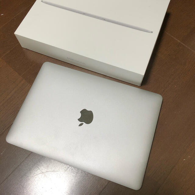 Apple(アップル)のMacbook 2017 12インチ スマホ/家電/カメラのPC/タブレット(ノートPC)の商品写真