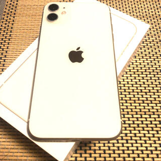 アップル(Apple)のiphone11 本体 64gb ホワイト simフリー(スマートフォン本体)