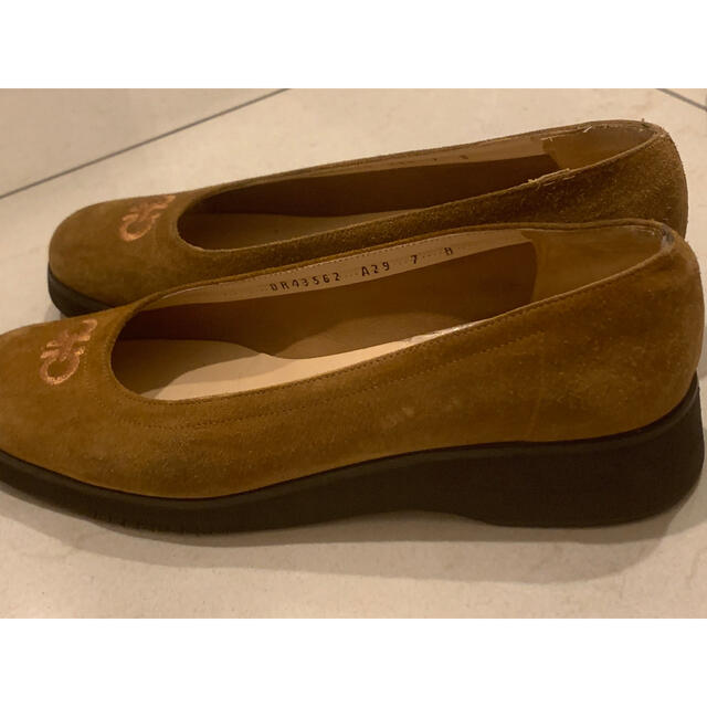 Ferragamo(フェラガモ)のフェラガモ　パンプス　スエード素材  フラットシューズ レディースの靴/シューズ(ハイヒール/パンプス)の商品写真