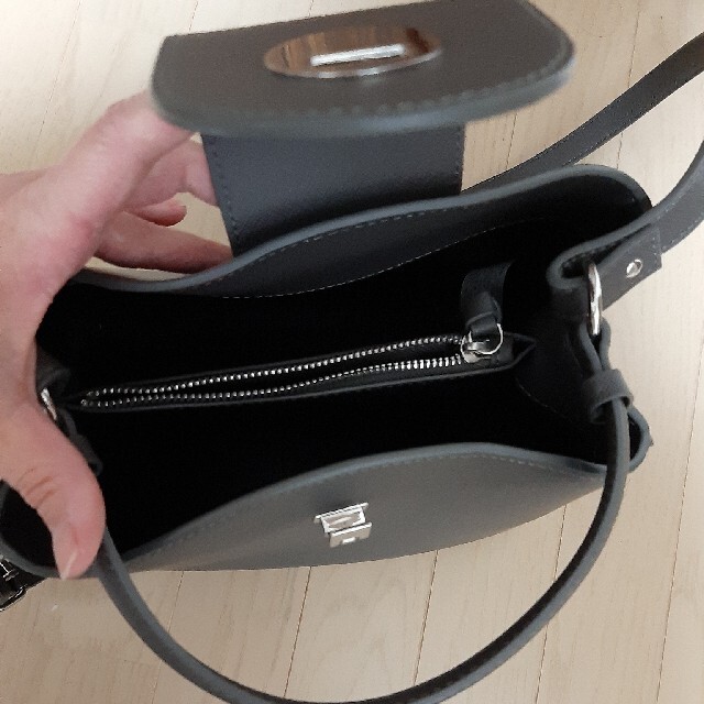 ZARA(ザラ)のきい様専用☆☆ZARAのショルダーバッグ レディースのバッグ(ショルダーバッグ)の商品写真