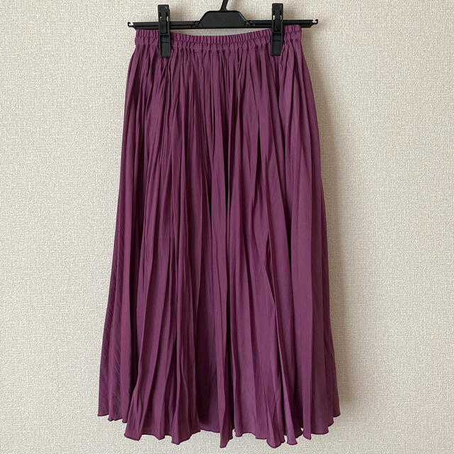 URBAN RESEARCH ROSSO(アーバンリサーチロッソ)の2019AWアーバンリサーチ＊ヴィンテージサテンプリーツスカート レディースのスカート(ひざ丈スカート)の商品写真