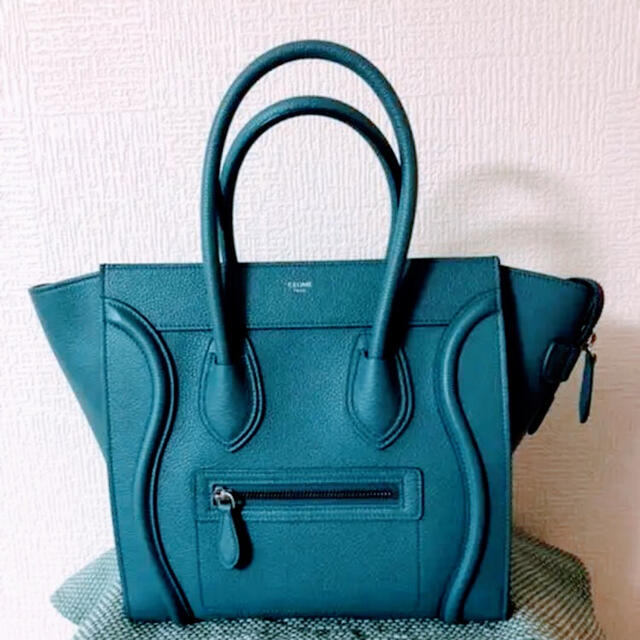 celine(セリーヌ)のセリーヌ マイクロラゲージ 　slate blue ブルー レディースのバッグ(ハンドバッグ)の商品写真