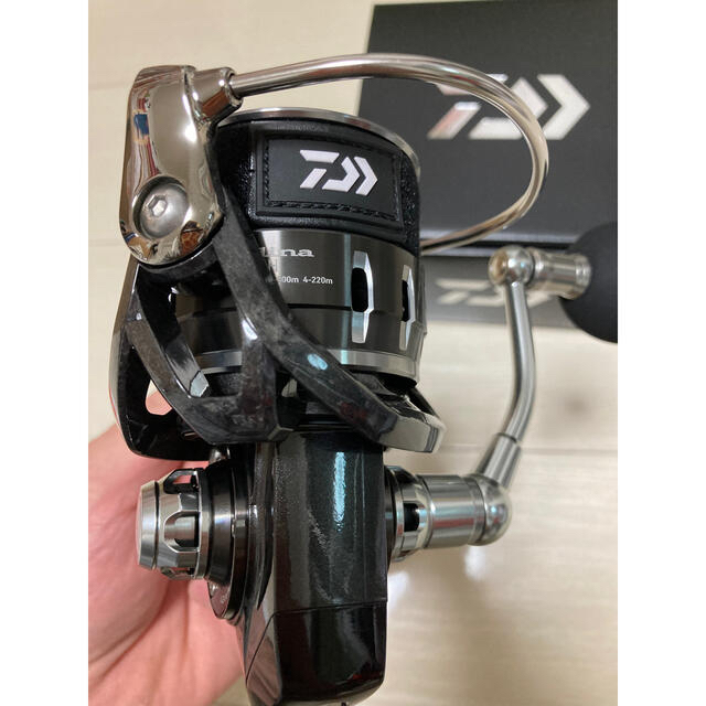 DAIWA(ダイワ)のダイワ　キャタリナ4000H 使用回数極短 スポーツ/アウトドアのフィッシング(リール)の商品写真