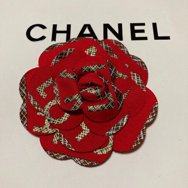 CHANEL(シャネル)のCHANEL シャネル 2020/限定レッド✨立体カメリア 【1枚】✨ インテリア/住まい/日用品のオフィス用品(ラッピング/包装)の商品写真