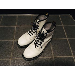 ドクターマーチン(Dr.Martens)の38 ホワイト　ドクターマーチン Dr.Marten’s 8ホール(ブーツ)