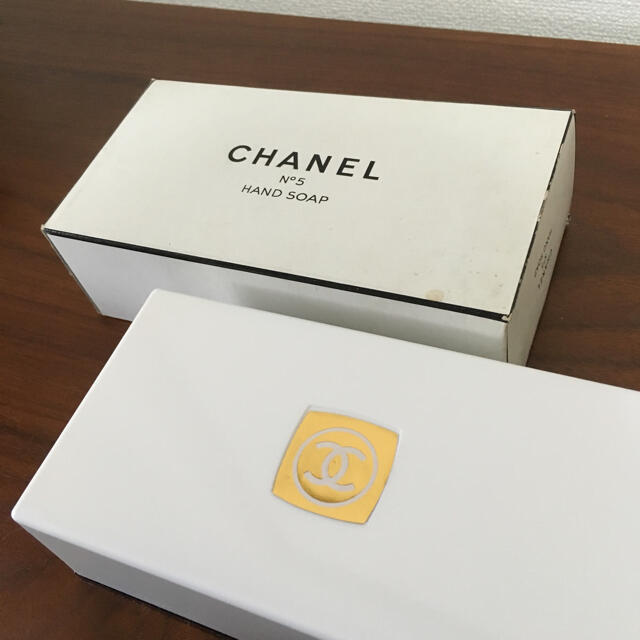 CHANEL(シャネル)の◉ 《新品未使用》CHANEL  石鹸 ハンドソープ  No.5  セット コスメ/美容のボディケア(ボディソープ/石鹸)の商品写真