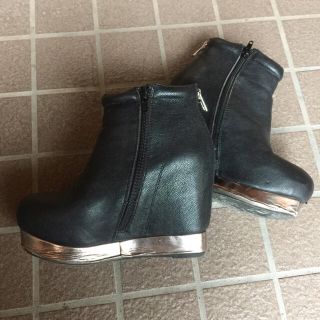 ジェフリーキャンベル(JEFFREY CAMPBELL)のジェフリーキャンベル 厚底ブーツ ブラック ゴールド(ブーツ)