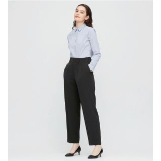 ユニクロ(UNIQLO)の【美品】UNIQLOドレープリラックステーパードアンクルパンツ 丈長め(その他)